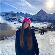 Soy estudiante de biomedicina y ofrezco clases de apoyo a estudiantes de ESO y bachillerato